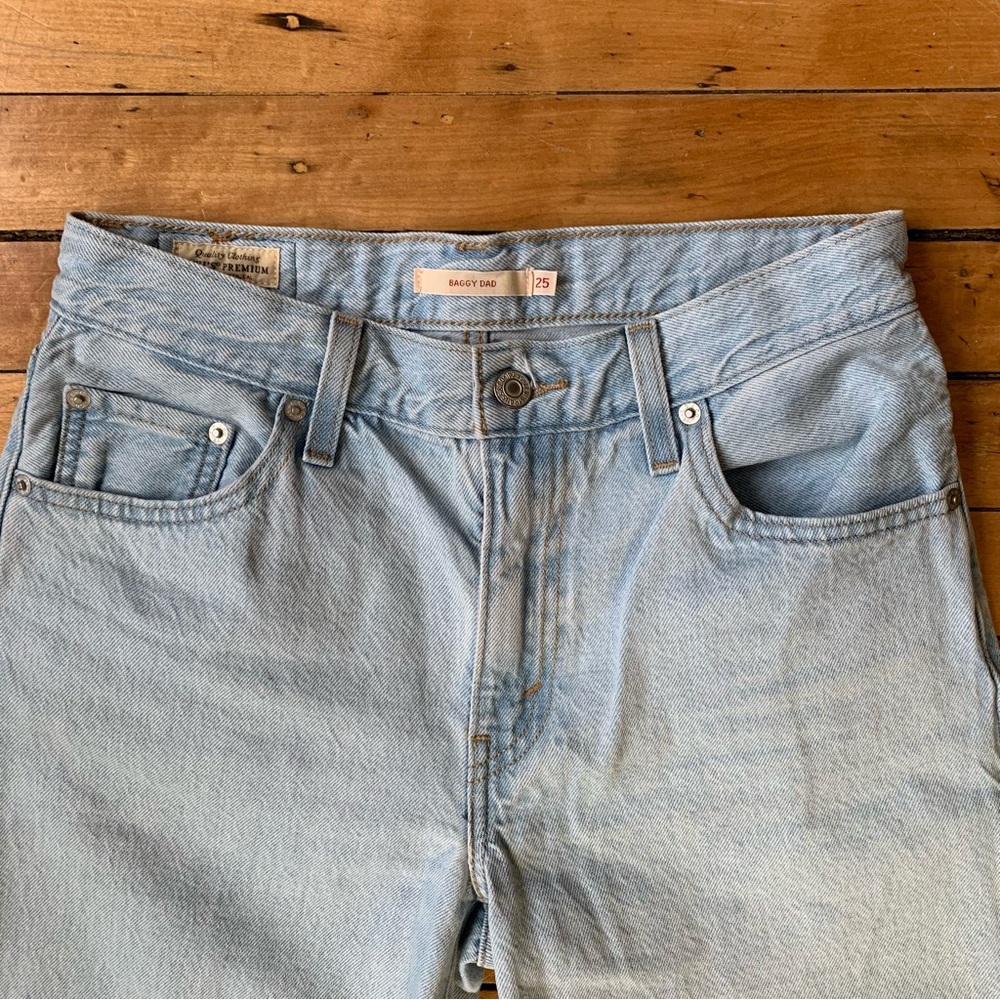 Levi’s Baggy Dad jeans